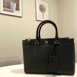 Black Saffiano Tory Burch Robinson Medium Tote
